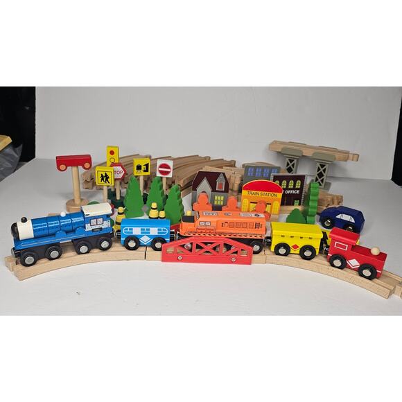 Lot of 63 Pieces Wooden Train Set Track Accessories People Signs Trees Gift - Picture 9 of 11